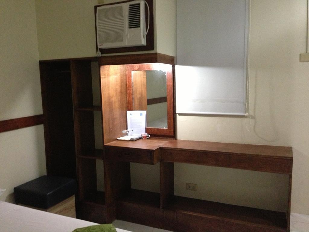 Qm Pension House Tagbilaran City Bilik gambar