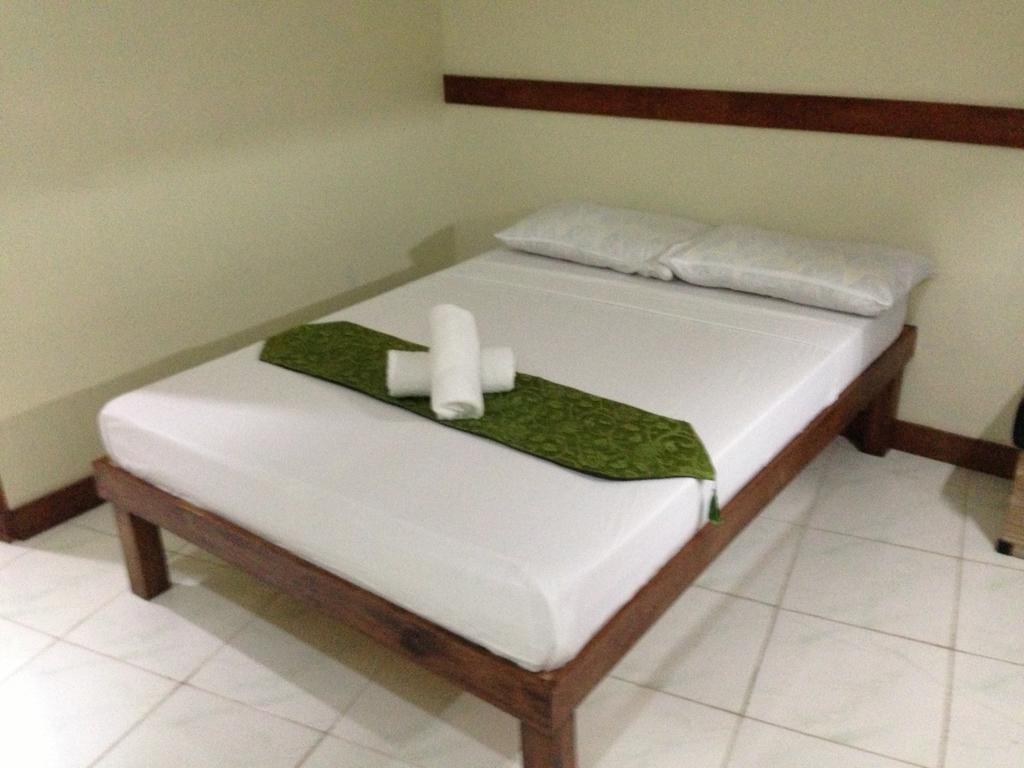 Qm Pension House Tagbilaran City Bilik gambar