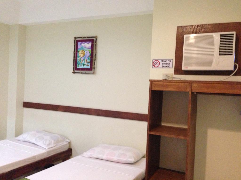 Qm Pension House Tagbilaran City Bilik gambar